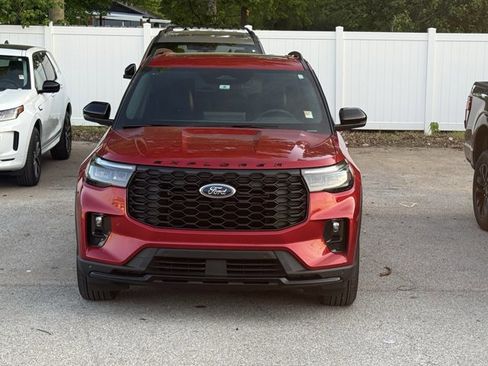 Used 2025 Ford Explorer ST-Line AWD/4WD image 2