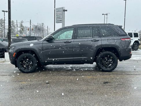 New 2026 Jeep Grand Cherokee Altitude AWD/4WD image 11