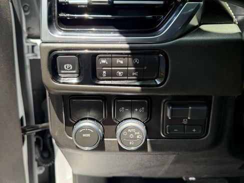 Used 2026 GMC Yukon XL Elevation w/ Elevation Premium Package RWD image 23