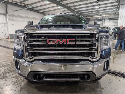 Used 2021 GMC Sierra 3500 SLT w/ SLT Convenience Package image 16