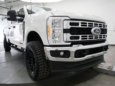 Used 2023 Ford F350 XLT AWD/4WD image 40