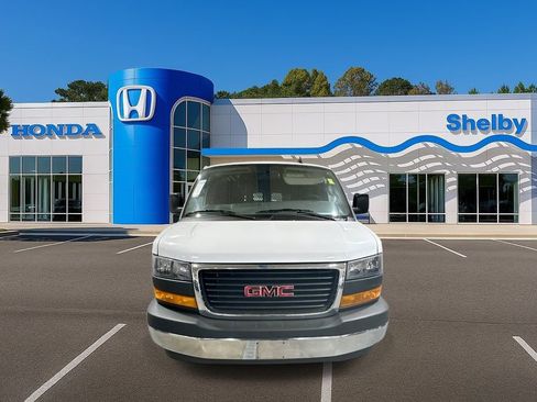 Used 2024 GMC Savana 2500 w/ Driver Convenience Package image 3