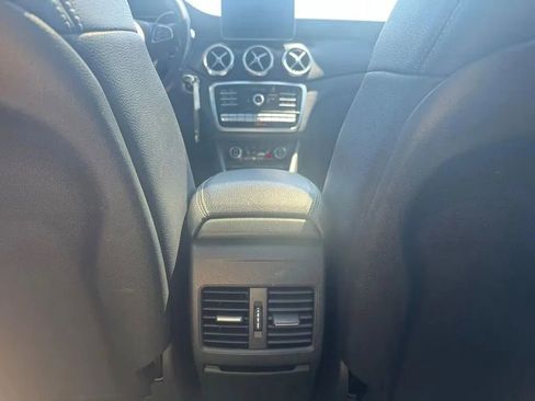 Used 2018 Mercedes-Benz GLA 250 4MATIC image 16