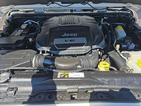 Used 2016 Jeep Wrangler Unlimited Rubicon AWD/4WD image 21