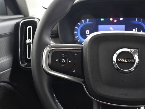 Used 2025 Volvo XC40 B5 Core AWD/4WD image 29
