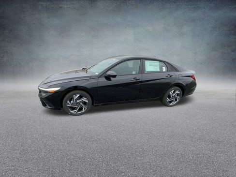 Certified 2025 Hyundai Elantra Sport image 11