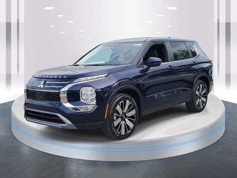 New 2026 Mitsubishi Outlander SE image 3