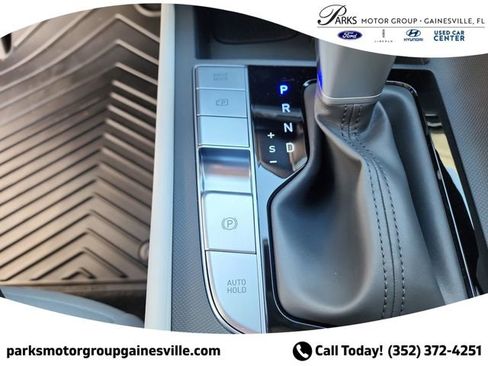 New 2025 Hyundai Elantra Limited image 23