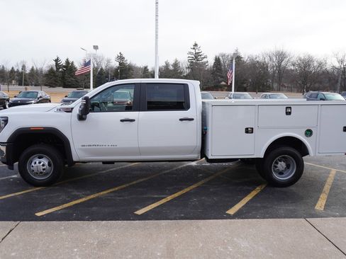 New 2025 GMC Sierra 3500 Pro w/ Convenience Package image 4