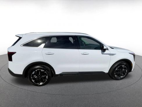 Used 2024 Kia Sorento S FWD image 16