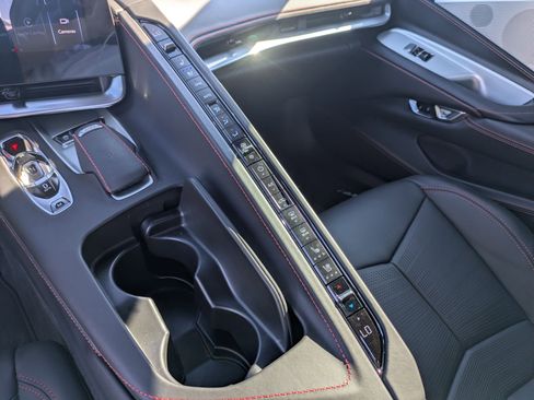 Used 2025 Chevrolet Corvette Z06 image 18