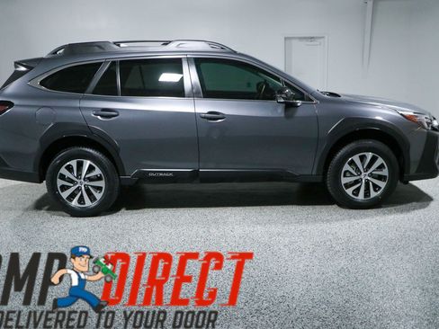 Used 2023 Subaru Outback Premium AWD/4WD image 6