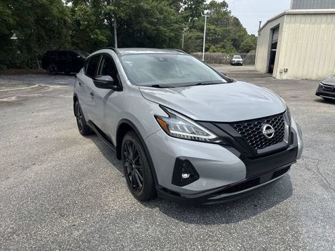 Used 2023 Nissan Murano SV w/ SV Midnight Edition Package FWD image 3