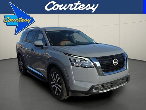 Used 2023 Nissan Pathfinder Platinum w/ Lighting Package (N93) FWD image 1