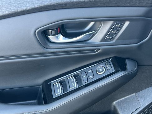 Used 2025 Honda Accord Touring image 11