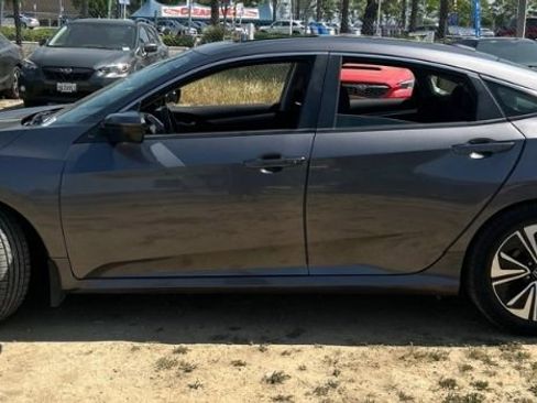 Used 2018 Honda Civic EX-L image 4