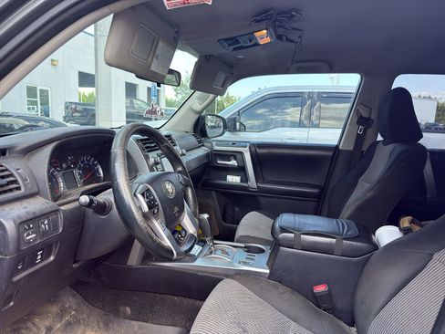 Used 2016 Toyota 4Runner SR5 AWD/4WD image 5