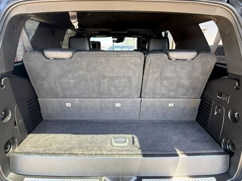 Used 2016 Cadillac Escalade Platinum RWD image 31