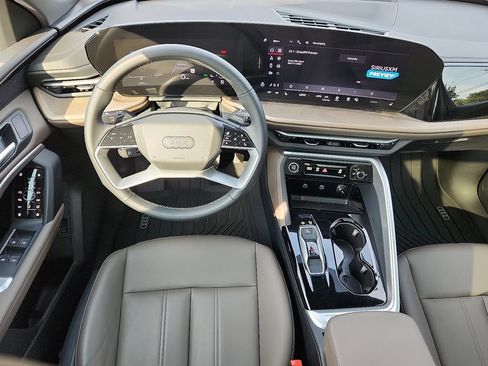 Used 2025 Audi Q5 Premium w/ Convenience Package AWD/4WD image 4