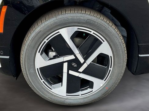 New 2026 Hyundai Ioniq 9 Limited image 13