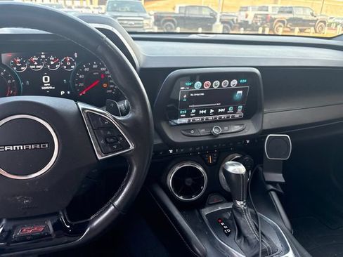 Used 2018 Chevrolet Camaro SS RWD image 6