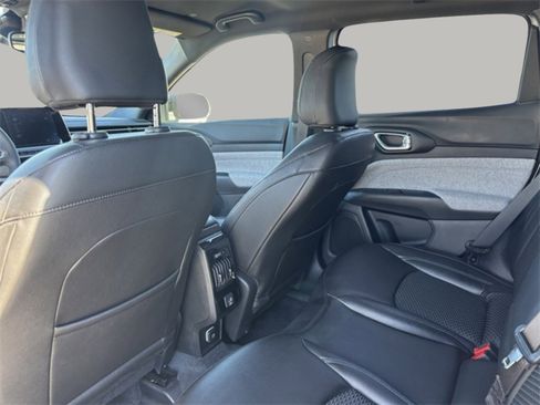 Used 2025 Jeep Compass Latitude image 22