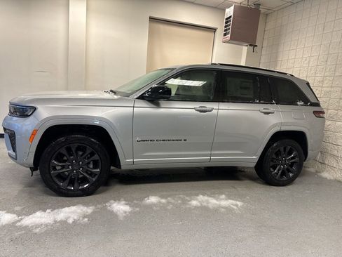 New 2026 Jeep Grand Cherokee Limited AWD/4WD image 14