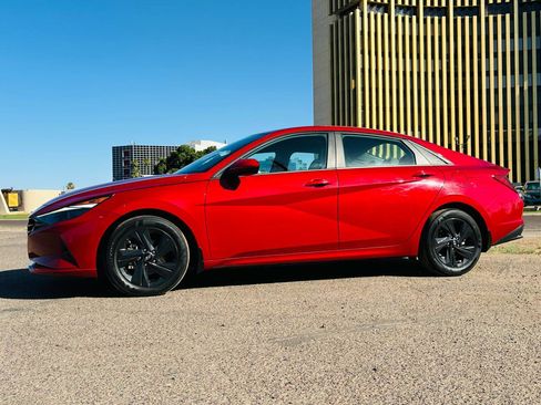 Used 2023 Hyundai Elantra SEL FWD image 7