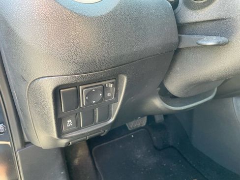 Used 2011 Nissan Juke SV image 12