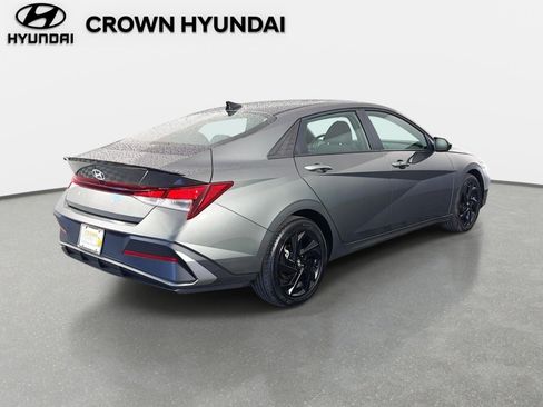 Certified 2026 Hyundai Elantra Sport FWD image 5