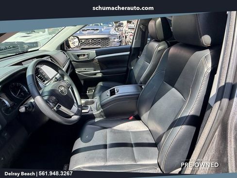 Used 2018 Toyota Highlander XLE FWD image 10