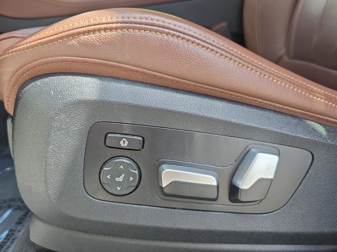 Used 2022 BMW X5 xDrive40i w/ M Sport Package AWD/4WD image 29
