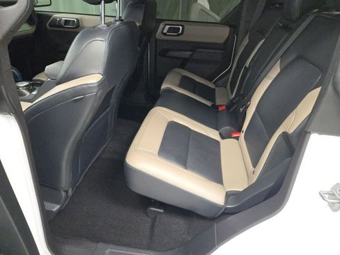 Used 2024 Ford Bronco Wildtrak image 19