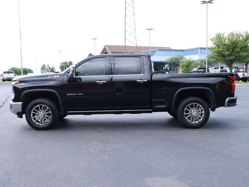 New 2026 Chevrolet Silverado 2500 LTZ w/ LTZ Convenience Package AWD/4WD image 34