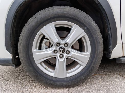 Used 2021 Toyota Highlander LE image 13