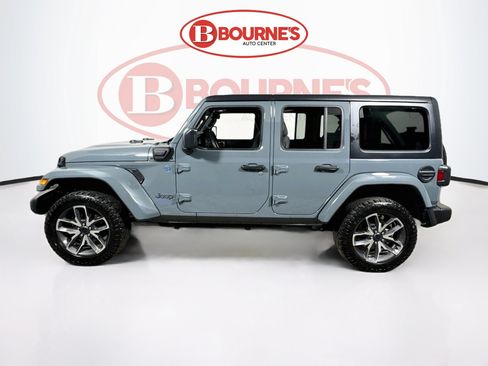 Used 2024 Jeep Wrangler Unlimited w/ Convenience Group AWD/4WD image 6