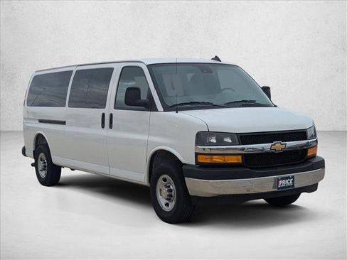 Used 2025 Chevrolet Express 3500 LT w/ LT Preferred Equipment Group image 3