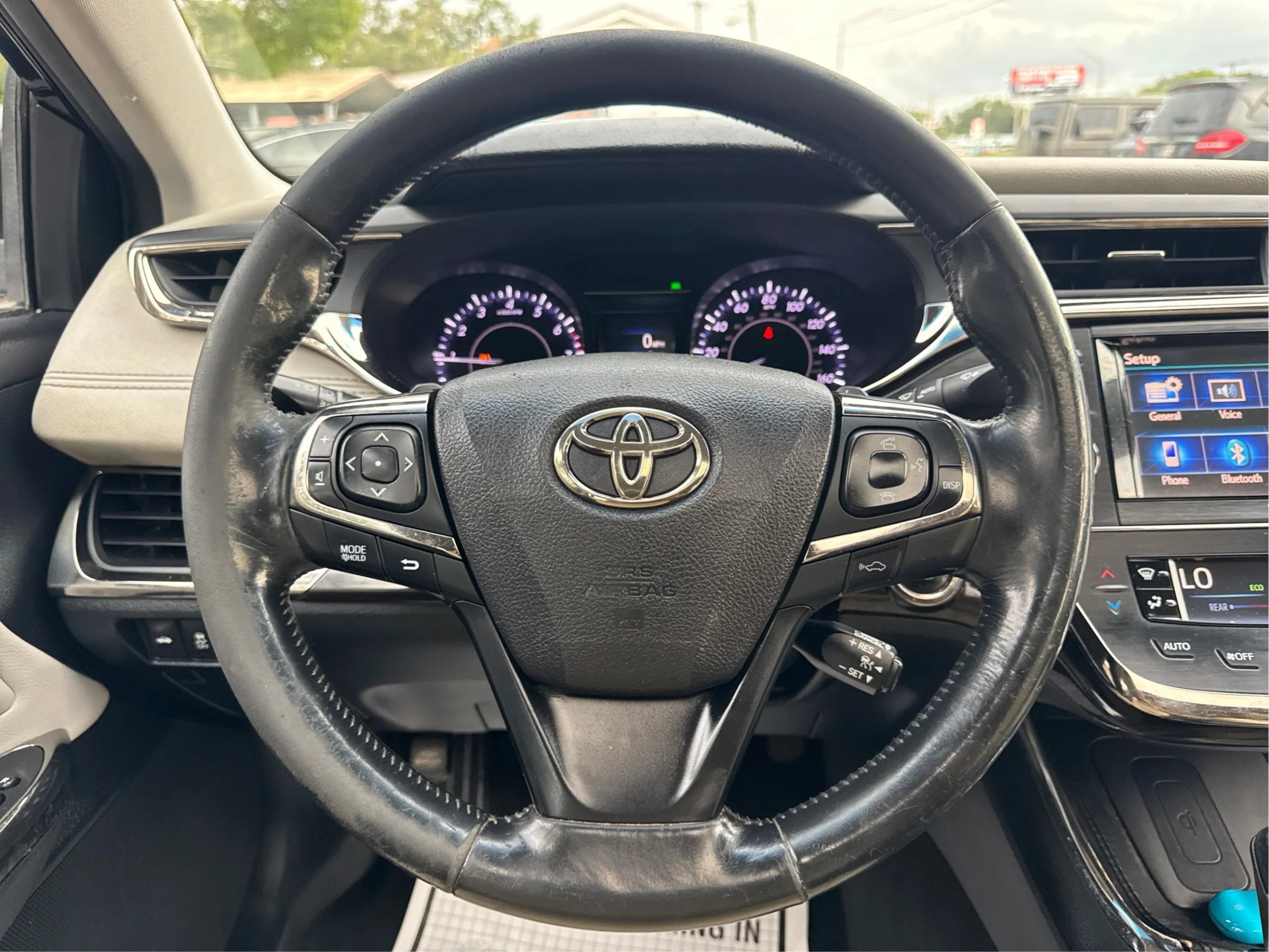 Used 2014 Toyota Avalon Limited w/ Technology Package FWD image 19