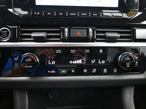 Used 2023 Nissan Pathfinder Platinum AWD/4WD image 28
