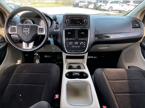 Used 2013 Dodge Grand Caravan SXT w/ UConnect Hands-Free Group image 7