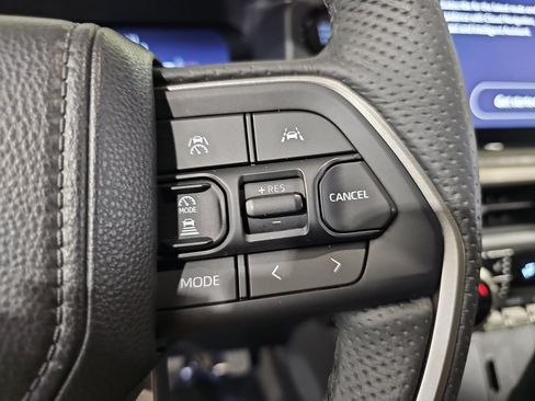 Used 2025 Toyota Tacoma Limited AWD/4WD image 20