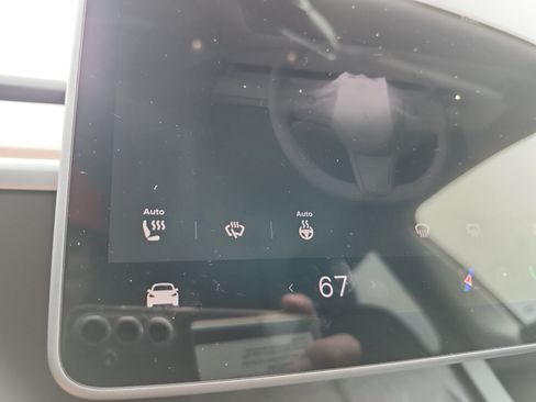 Used 2024 Tesla Model Y Long Range AWD/4WD image 22