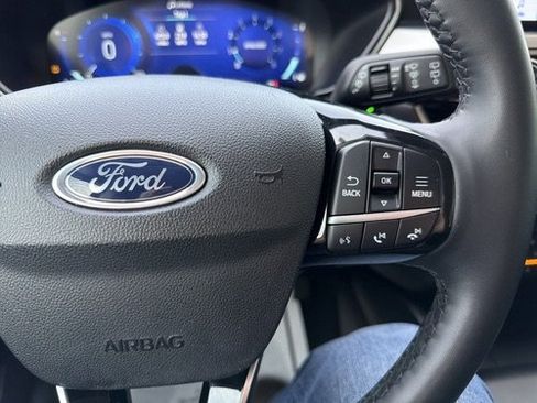 Used 2022 Ford Escape Titanium w/ Class II Trailer Tow Package AWD/4WD image 16