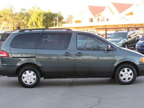Used 2002 Toyota Sienna CE image 8