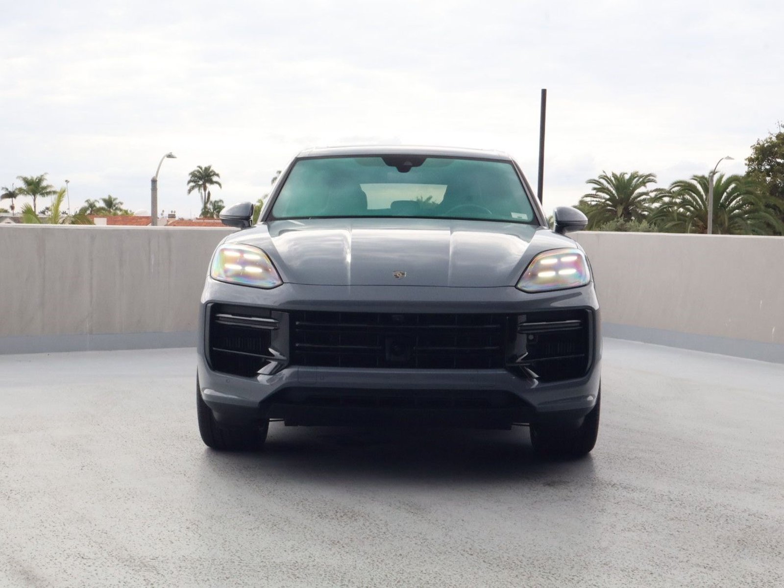 Certified 2025 Porsche Cayenne Turbo AWD/4WD image 6