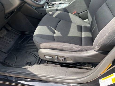 Used 2022 Chevrolet Malibu LT image 23