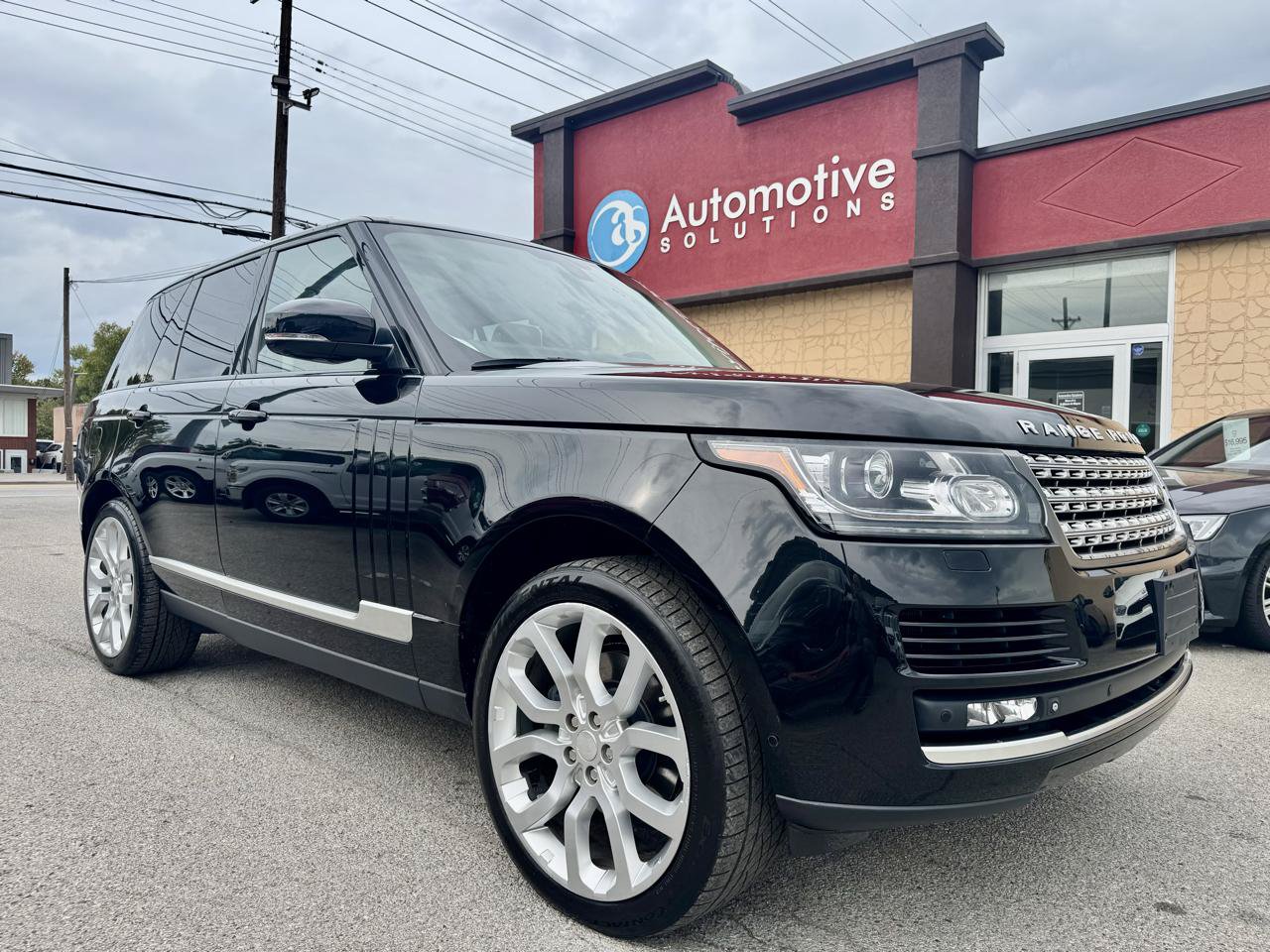 Used 2014 Land Rover Range Rover HSE AWD/4WD image 2
