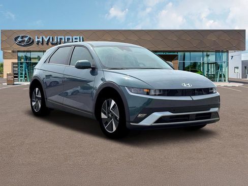 New 2025 Hyundai Ioniq 5 SE image 10