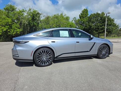 New 2026 Lexus ES 350e FWD image 3