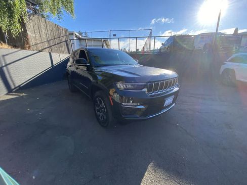 Used 2024 Jeep Grand Cherokee Limited 4xe AWD/4WD image 8